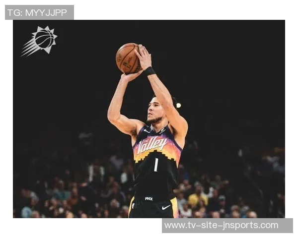 布克半场表现起伏7投4中仅得13分失误频频影响球队节奏 布克半场表现起伏7投4中仅得13分失误频频影响球队节奏