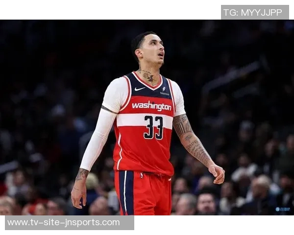 里弗斯确认字母和库兹马缺席对阵活塞库兹马臀部伤势无大碍