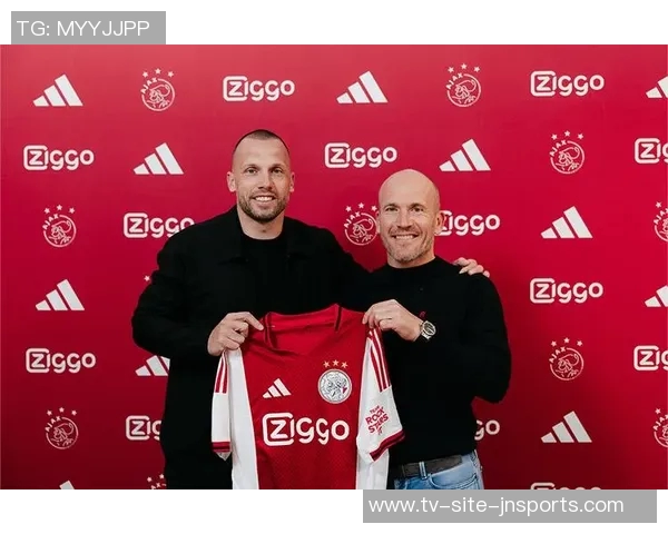 阿贾克斯总监支持海廷加称执教初期成绩并非唯一标准