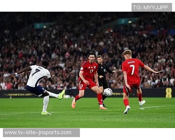 热刺年轻前锋斯卡列特今日参加英格兰队训练展现潜力