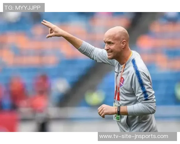 小克鲁伊夫谈巴萨未签安东尼原因荷甲球员表现不佳或影响投资回报